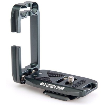 Ellie Short w/ Peak Design Capture Base Grey