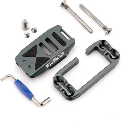 Ellie Short w/ Peak Design Capture Base Grey